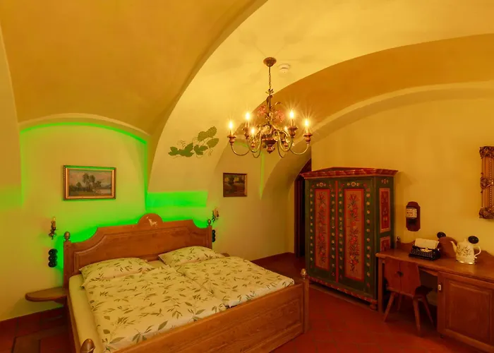 Bed & Breakfast Beerland - At The Golden Lamb Plzeň