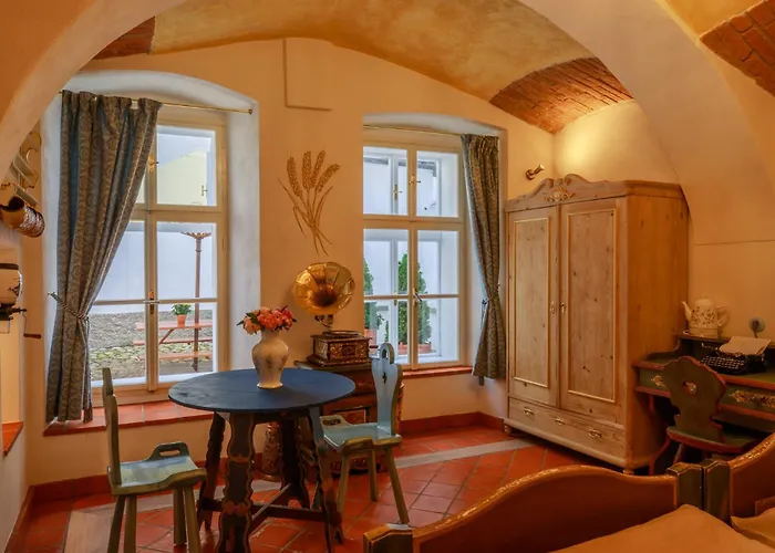 Bed & Breakfast Beerland - At The Golden Lamb 3*