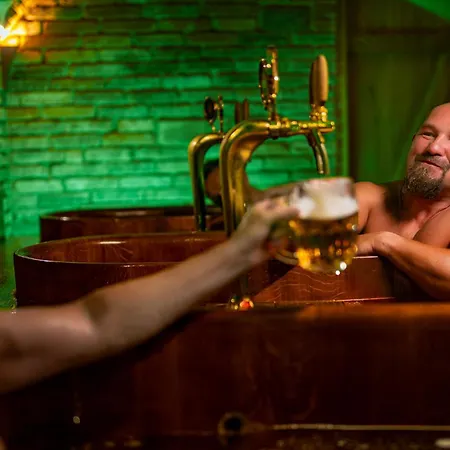 Beerland - At The Golden Lamb Bed & Breakfast Plzen
