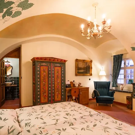 Beerland - At The Golden Lamb Bed & Breakfast Plzen